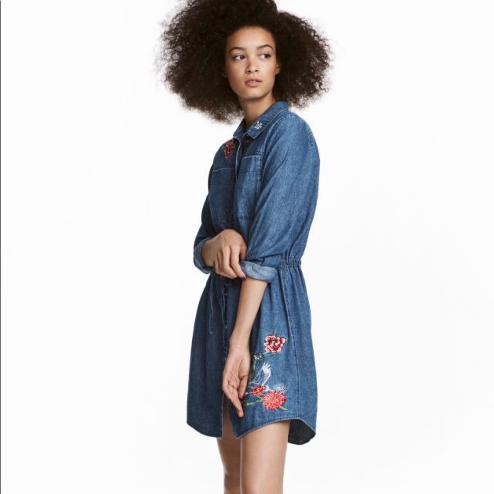 🎉HP🎉Casual embroidered denim shirt dress 🔥💕